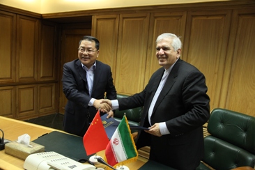  امضاء تفاهم نامه همکاری بیمه صادراتی چین و بانک مرکزی / «ساینوشور» پروژه‌های فاینانس چین در ایران را بیمه می کند