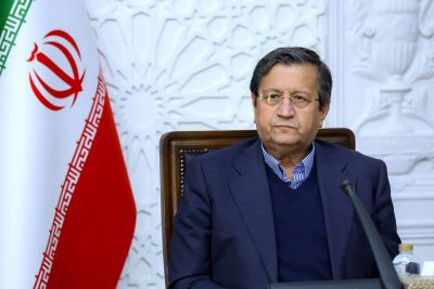 همتی: بانک مرکزی با استفاده از ظرفیت ارزی و ابزارهای در اختیار خود، به‌موقع و با قدرت در بازار مداخله خواهد کرد