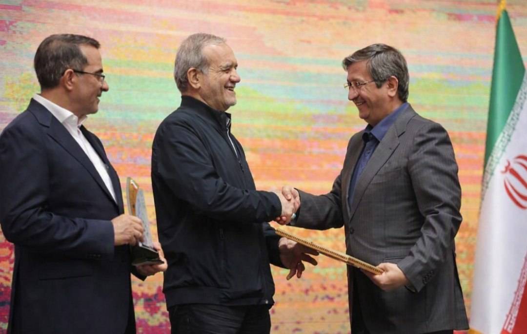 بانک مرکزی به عنوان «دستگاه برگزیده » بخش یاور فتح بیست و یکمین دوره جشنواره شهید رجایی انتخاب شد
